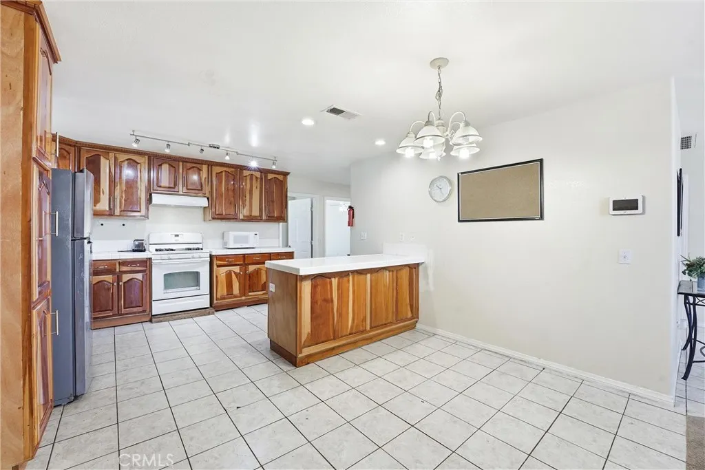 Additional image 10 of 38056 90th St E, Littlerock, CA 93543