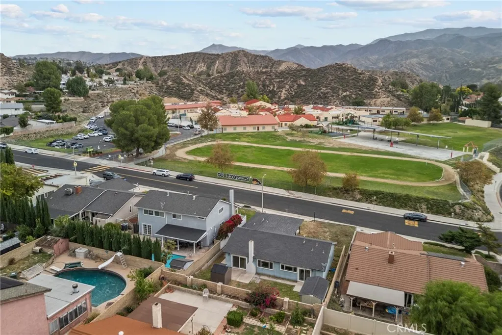 Additional image 66 of 29147 Lotusgarden Dr, Canyon Country, CA 91387