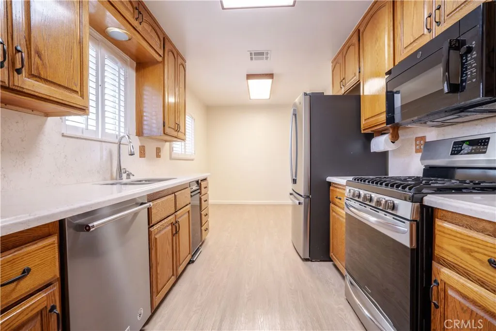 Additional image 10 of 11018 Woodley, Granada Hills, CA 91344