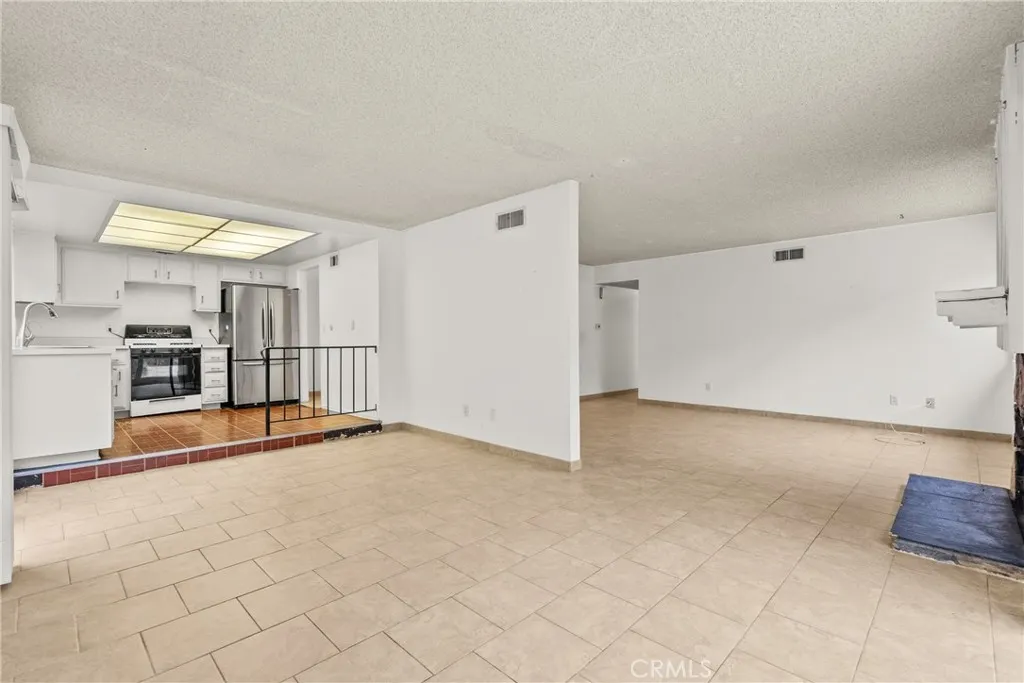 Additional image 23 of 29147 Lotusgarden Dr, Canyon Country, CA 91387