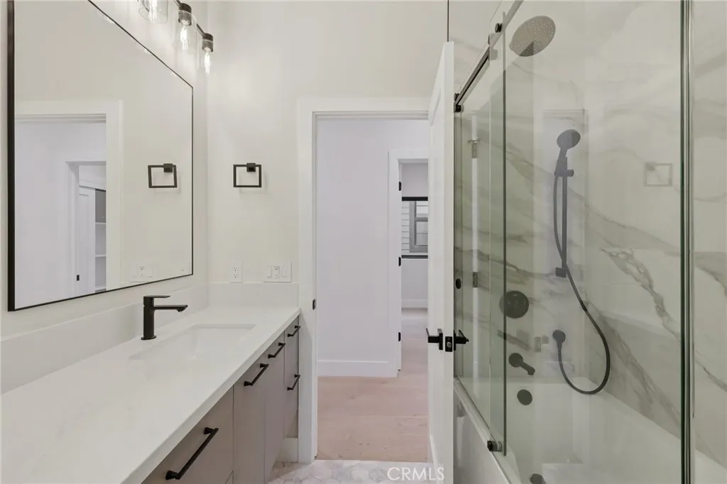 Additional image 104 of 526 Klamath Street, Brisbane, CA 94005