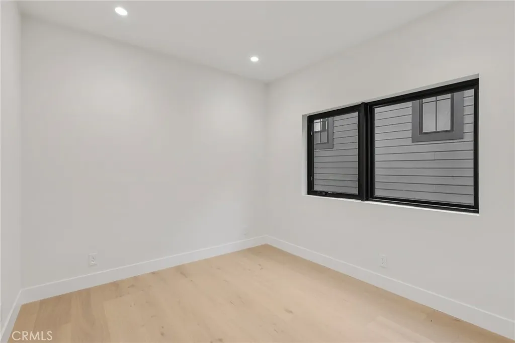 Additional image 106 of 526 Klamath Street, Brisbane, CA 94005