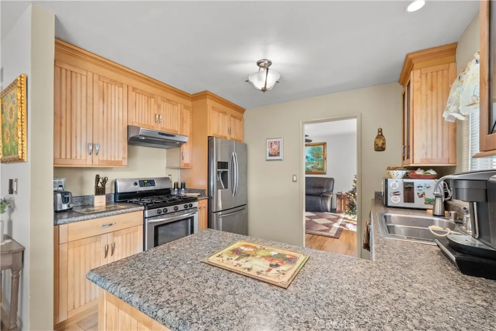 Additional image 13 of 19726 Steinway St, Canyon Country, CA 91351