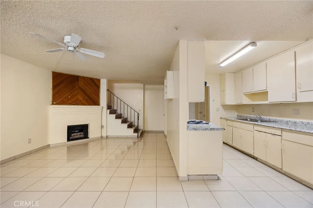 Additional image 34 of 14265 Terra Bella Street Unit 40, Panorama City, CA 91402