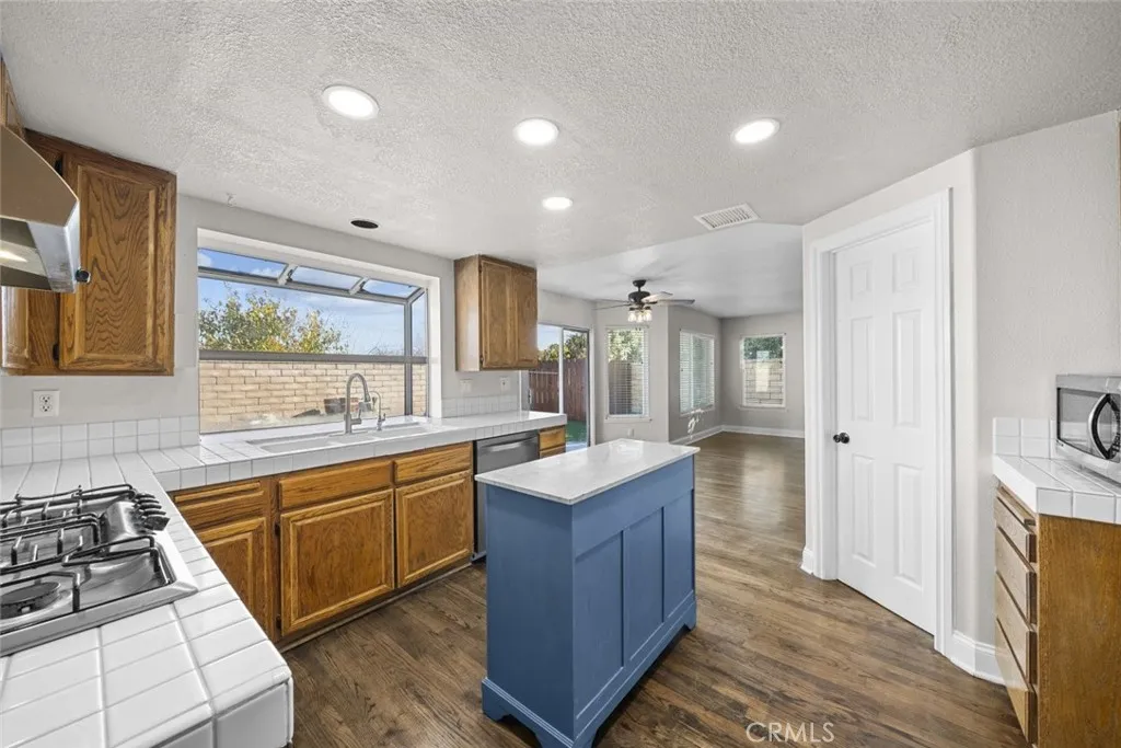 Additional image 38 of 38936 Glenwood Drive, Palmdale, CA 93551