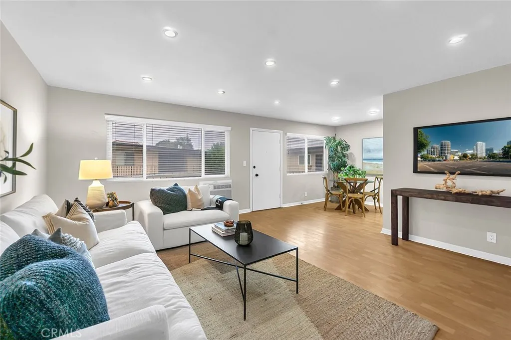 Additional image 5 of 3907 La Crescenta Avenue Unit 208, La Crescenta, CA 91214