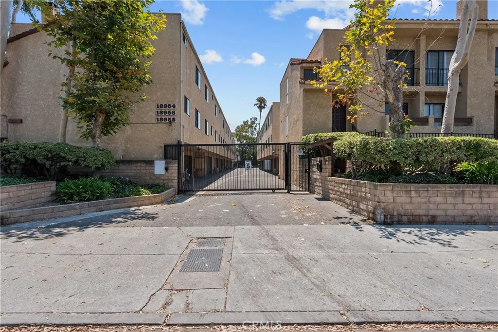 Additional image 46 of 18958 Sherman Way Unit 17, Reseda, CA 91335