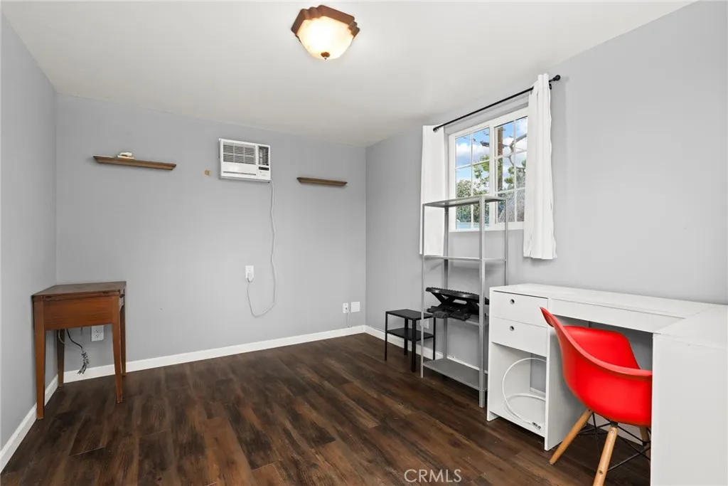 Property image for 2117 N Screenland Dr, Burbank, CA 91505