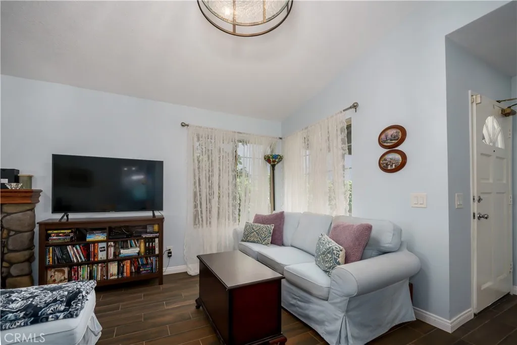 Additional image 3 of 215 Elderberry St, La Verne, CA 91750