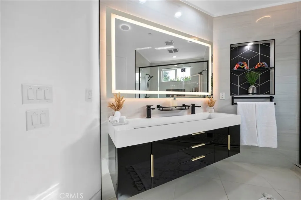 Additional image 31 of 2461 N Junipero Avenue, Palm Springs, CA 92262