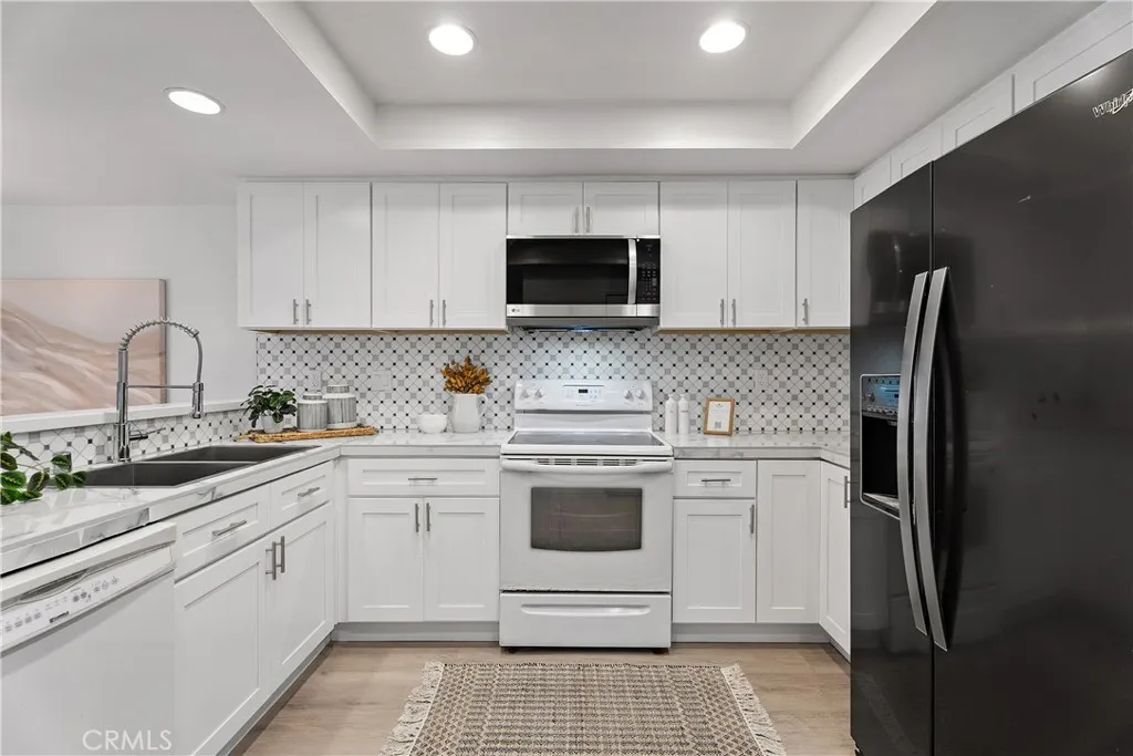 Additional image 54 of 16 E Yale Loop #28, Irvine, CA 92604