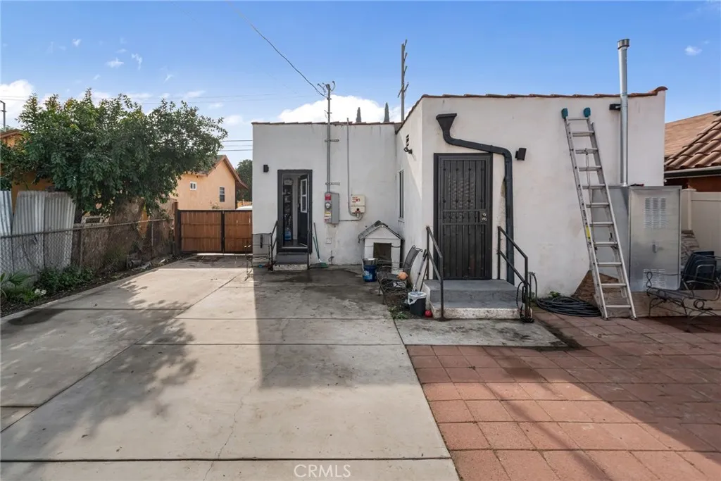 Additional image 81 of 827 E 97th St, Los Angeles, CA 90002
