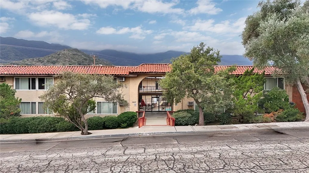 Additional image 37 of 3907 La Crescenta Avenue Unit 208, La Crescenta, CA 91214