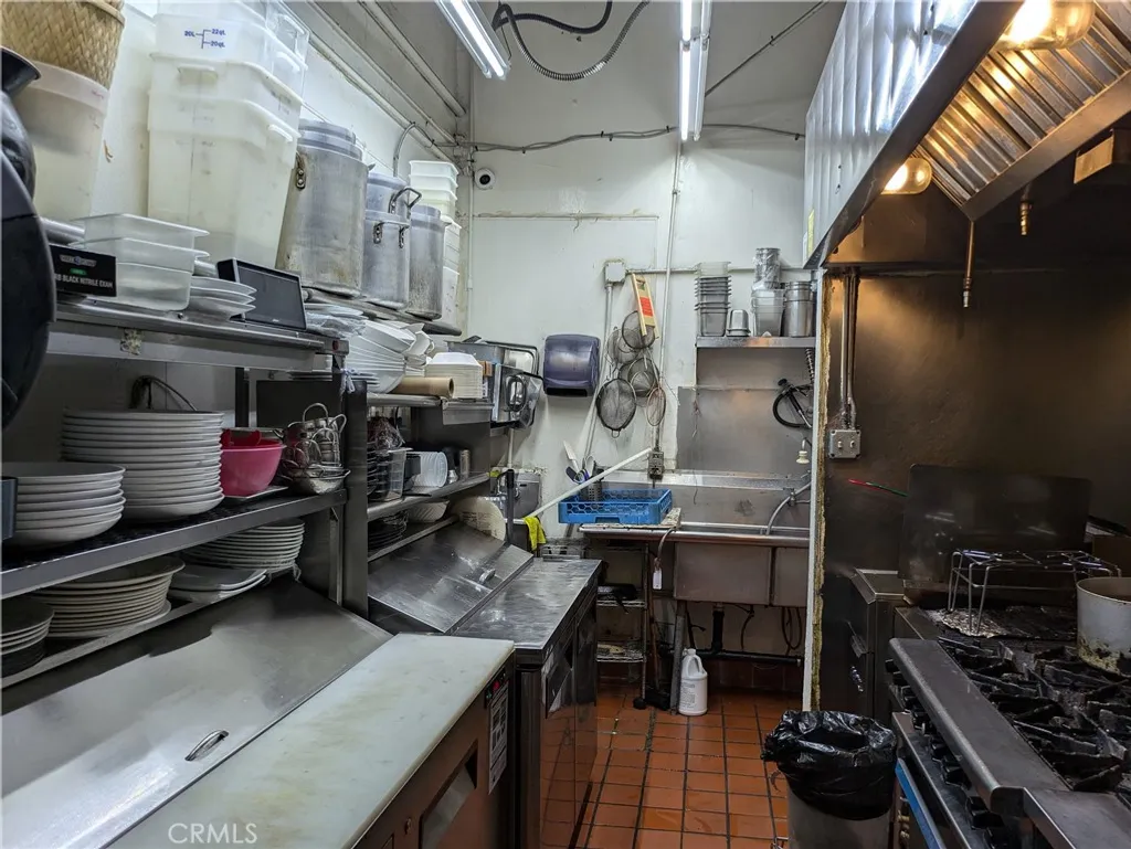 Additional image 5 of 7669 Beverly Boulevard, West Hollywood, CA 90036