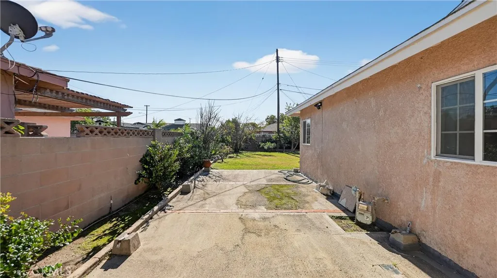 Additional image 36 of 2422 Bern Lane, Santa Ana, CA 92706