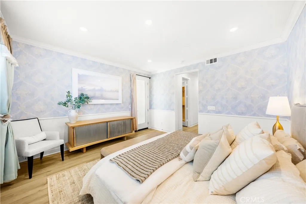 Additional image 20 of 102 culture, Irvine, CA 92618