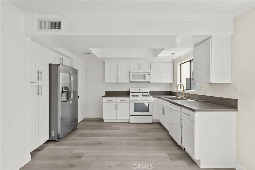 Additional image 62 of 18958 Sherman Way Unit 17, Reseda, CA 91335