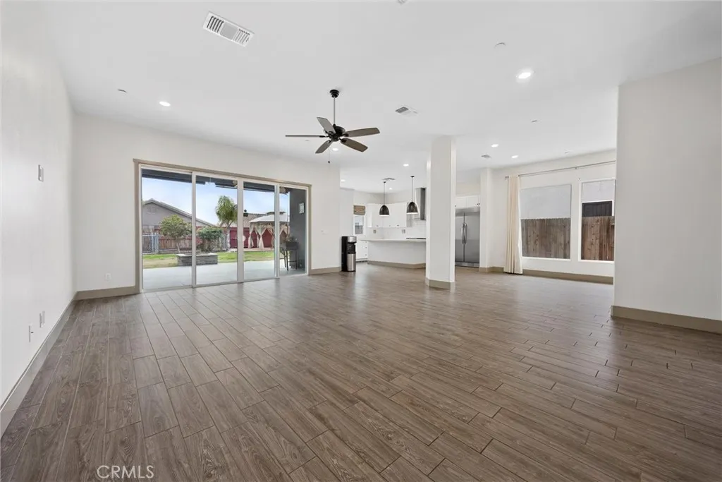 Additional image 58 of 5913 Hawthorn Tree Ln, Bakersfield, CA 93313