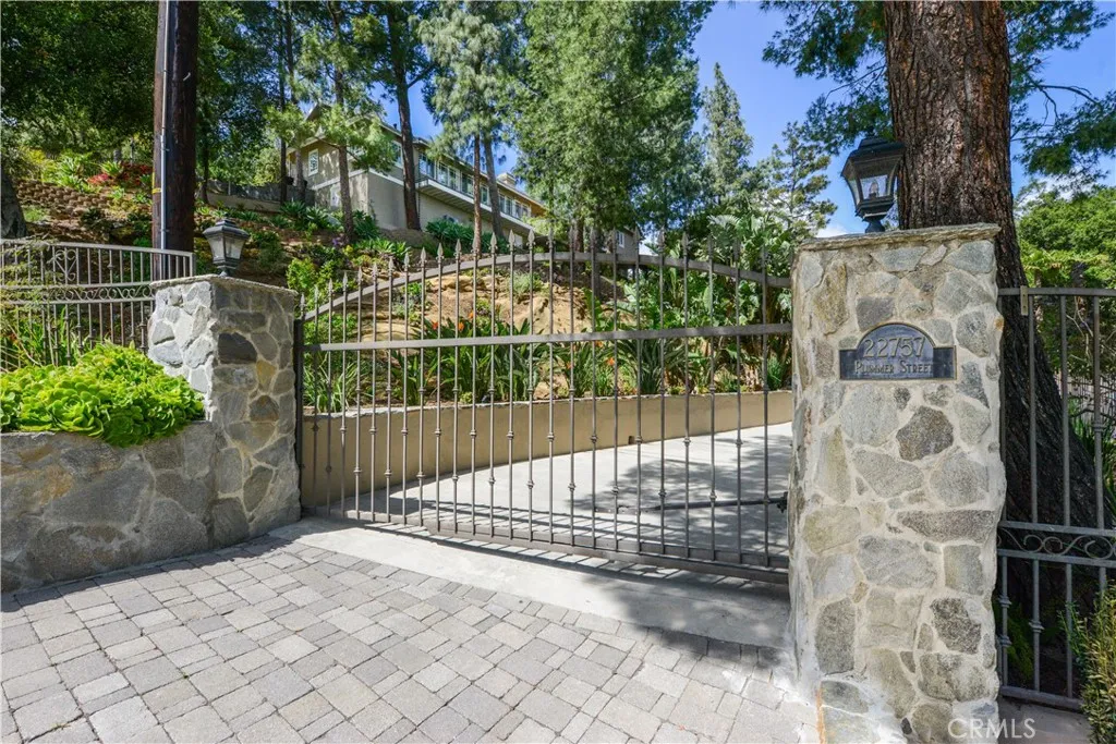 Additional image 8 of 22757 Plummer Street, Chatsworth, CA 91311