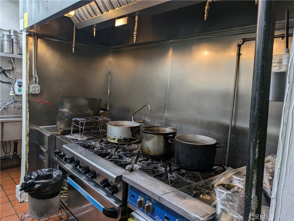 Additional image 10 of 7669 Beverly Boulevard, West Hollywood, CA 90036