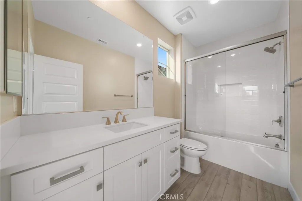 Additional image 60 of 157 Scale, Irvine, CA 92618