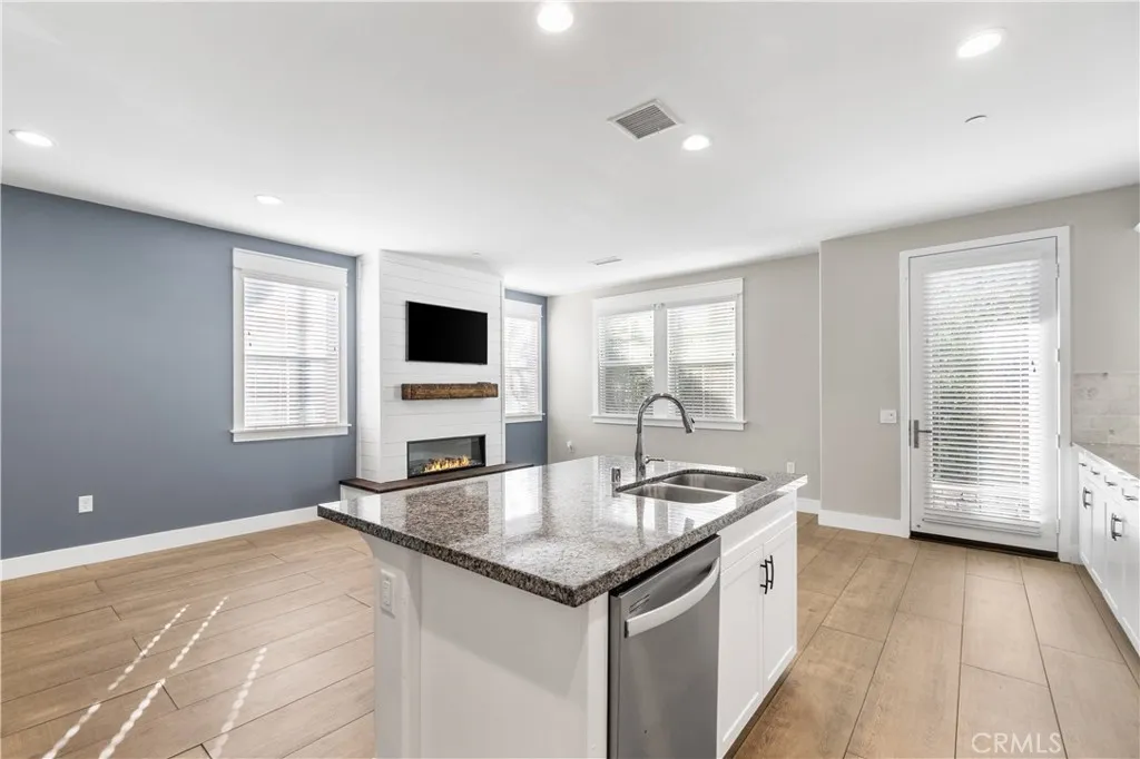 Additional image 49 of 28661 Jardineras Dr, Valencia, CA 91354