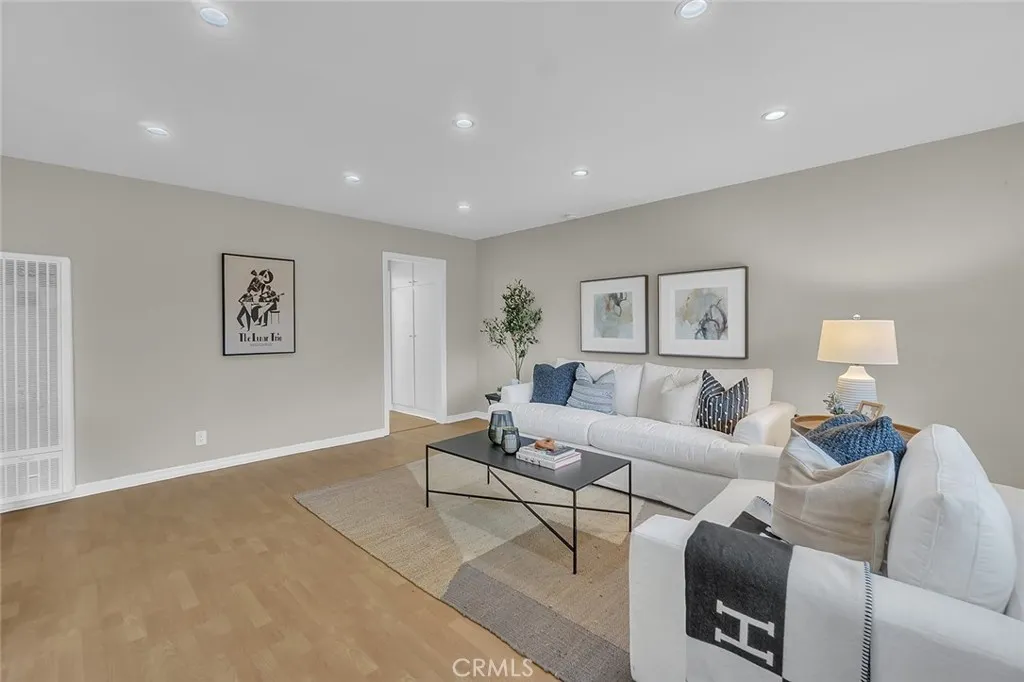 Additional image 4 of 3907 La Crescenta Avenue Unit 208, La Crescenta, CA 91214