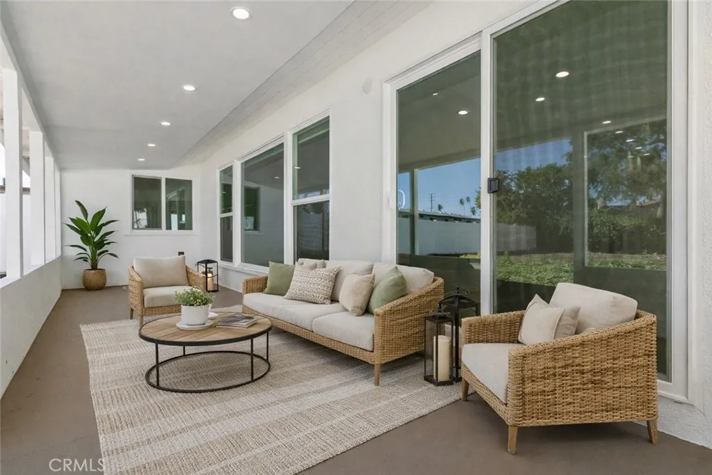 Additional image 70 of 6820 Encino Avenue, Van Nuys, CA 91406