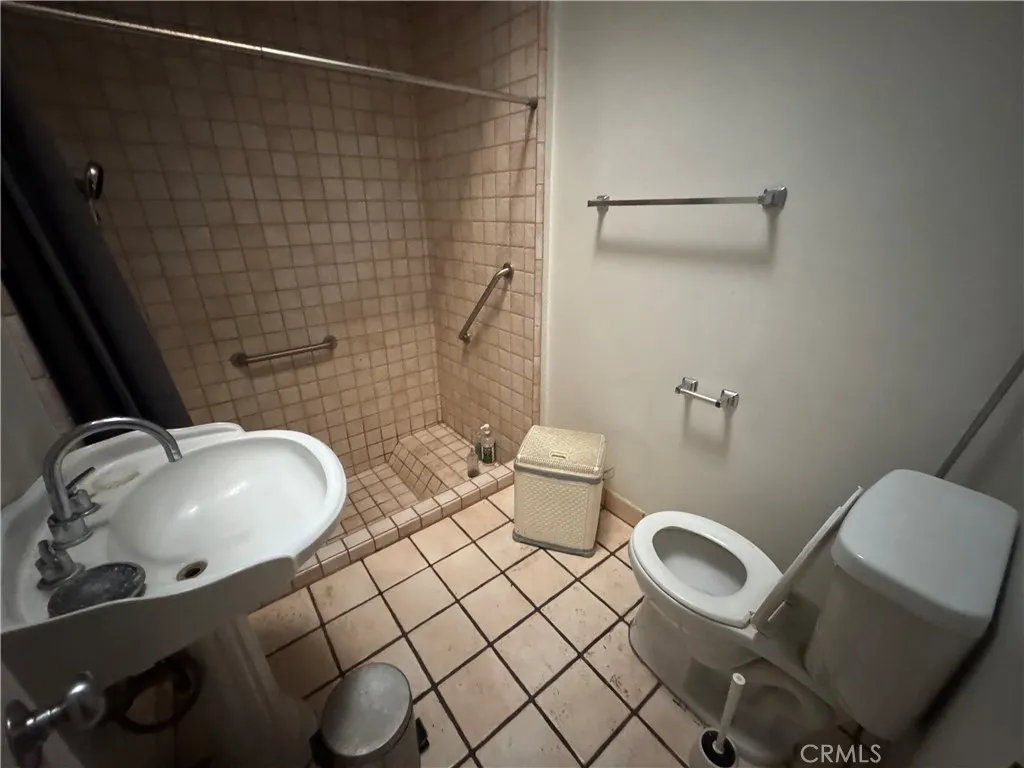 Additional image 75 of 6853 Willis Avenue, Van Nuys, CA 91405