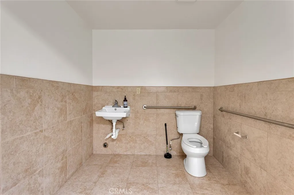 Additional image 30 of 943 W Holt Boulevard, Ontario, CA 91762