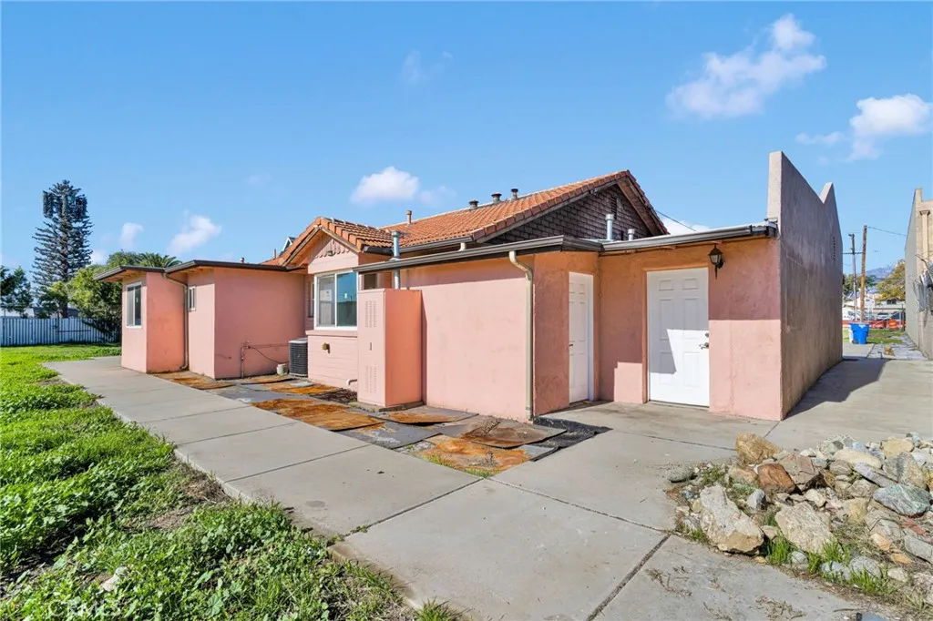 Additional image 38 of 943 W Holt Boulevard, Ontario, CA 91762