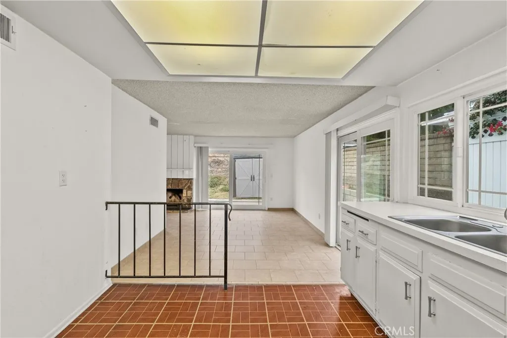 Additional image 44 of 29147 Lotusgarden Dr, Canyon Country, CA 91387