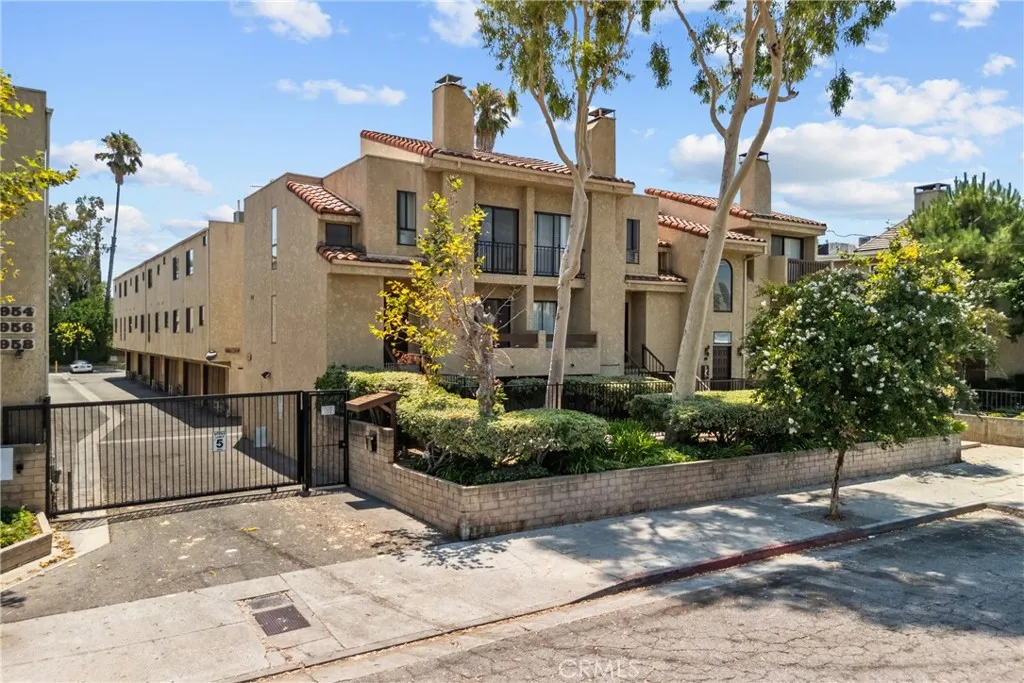 Additional image 2 of 18958 Sherman Way Unit 17, Reseda, CA 91335