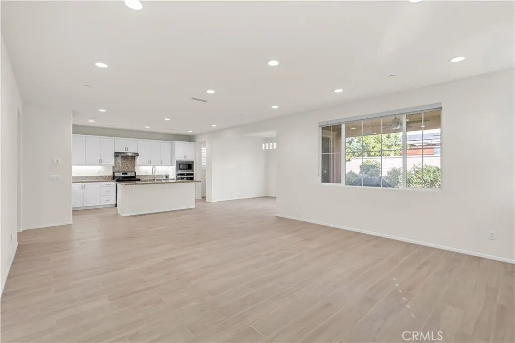 Additional image 4 of 3231 E La Avenida Dr, Ontario, CA 91761