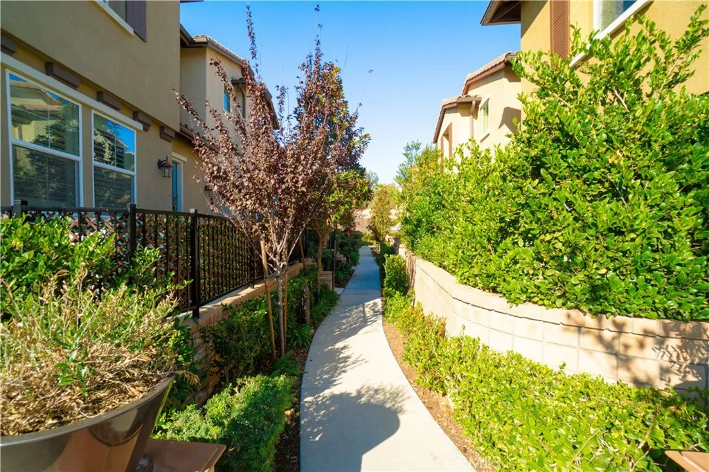 Additional image 75 of 28661 Jardineras Dr, Valencia, CA 91354