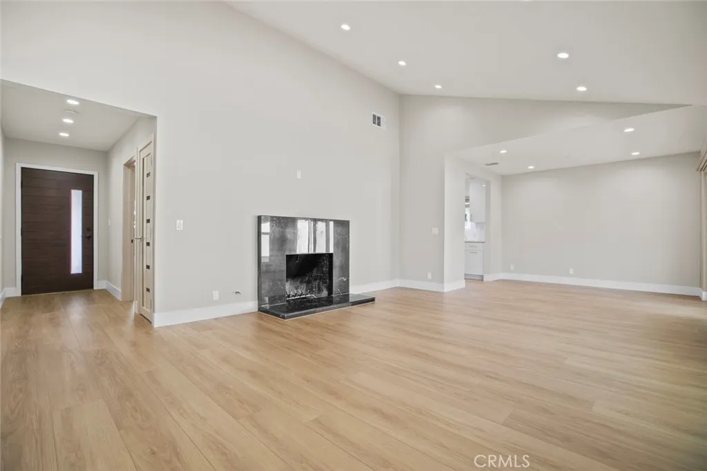 Additional image 7 of 6820 Encino Avenue, Van Nuys, CA 91406