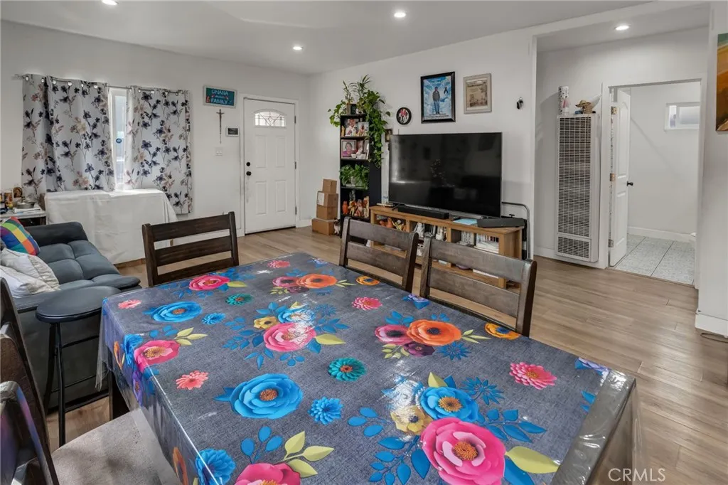 Additional image 13 of 827 E 97th St, Los Angeles, CA 90002