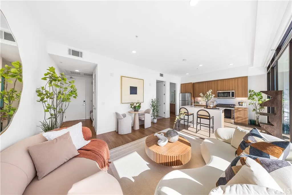 Additional image 5 of 709 E Walnut Street Unit 315, Pasadena, CA 91101