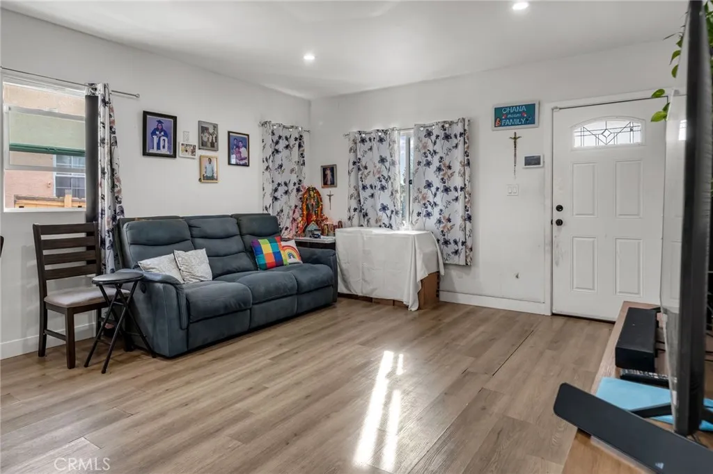 Additional image 50 of 827 E 97th St, Los Angeles, CA 90002