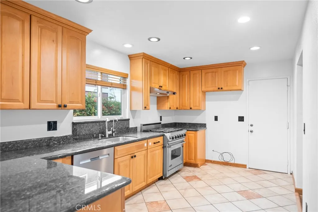 Additional image 17 of 801 Weeks St, East Palo Alto, CA 94303