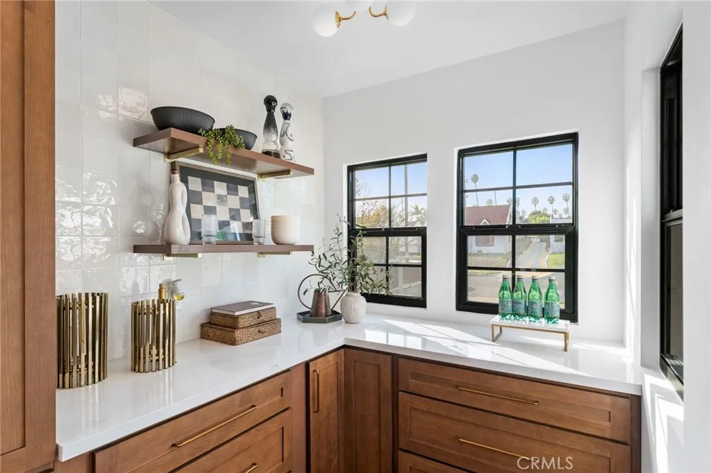 Additional image 10 of 5334 S Hillcrest Drive, Los Angeles, CA 90043