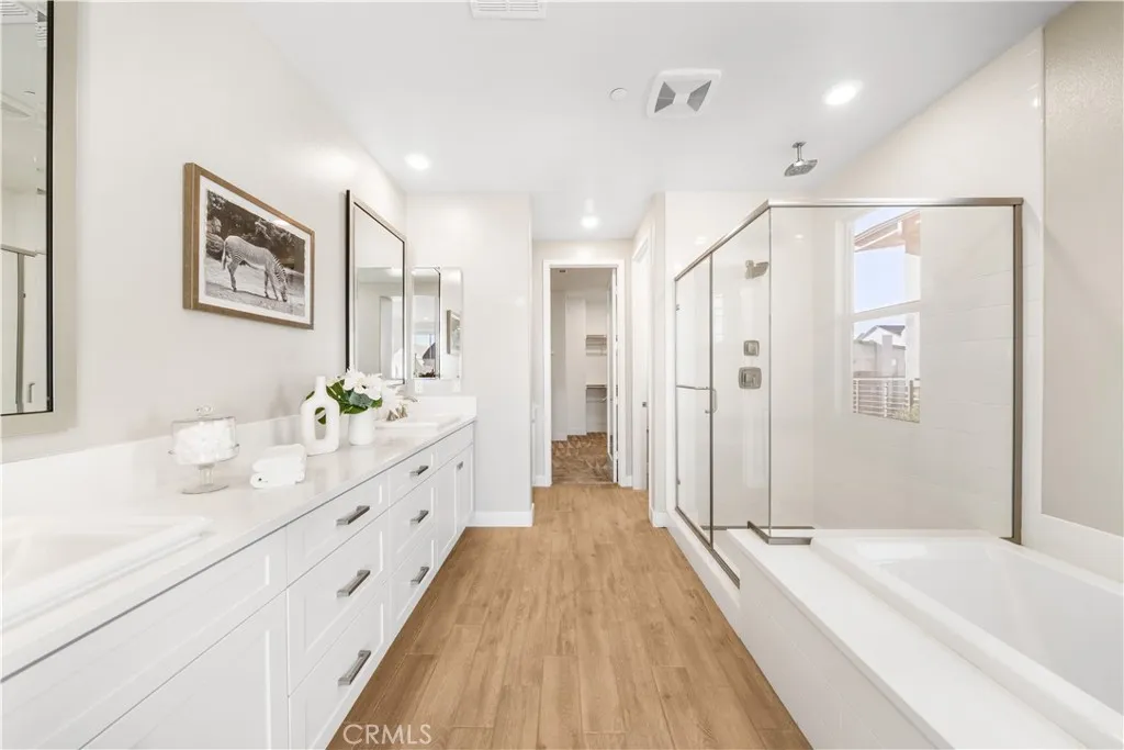 Additional image 31 of 151 Scale, Irvine, CA 92618