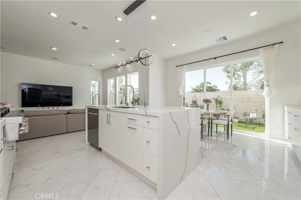 Additional image 16 of 131 Reyes Alley, Lake Forest, CA 92630