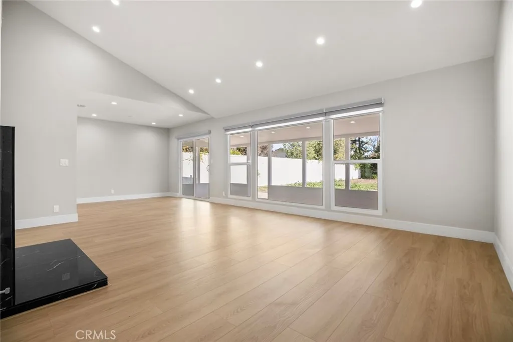 Additional image 6 of 6820 Encino Avenue, Van Nuys, CA 91406