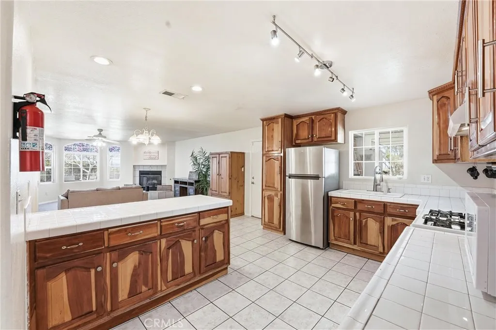 Additional image 45 of 38056 90th St E, Littlerock, CA 93543