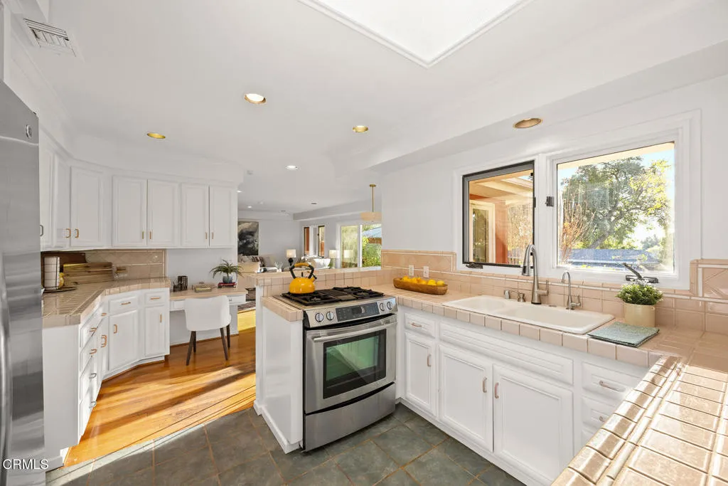 Additional image 21 of 1948 Ravista Lane, La Canada Flintridge, CA 91011