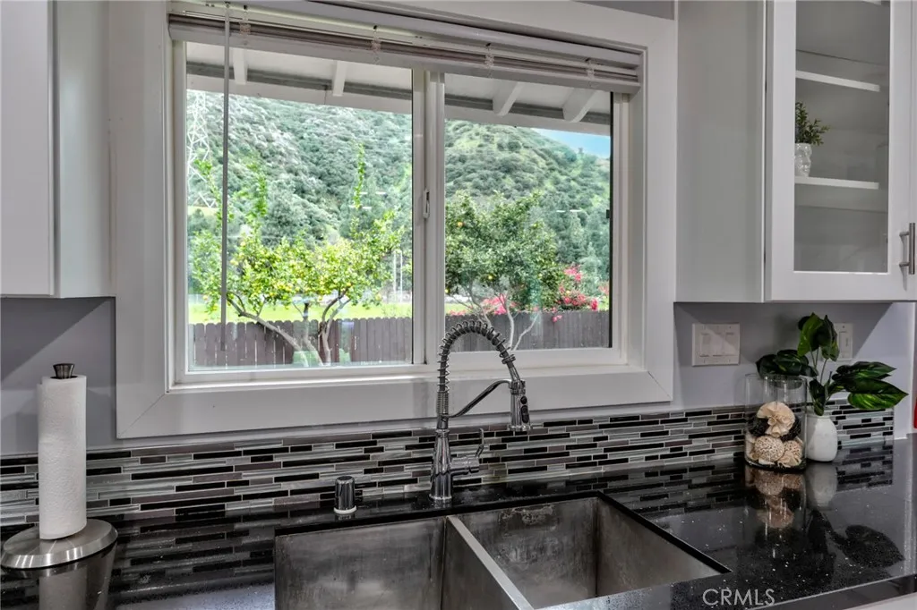 Additional image 14 of 3212 W Valley Heart Drive, Burbank, CA 91505