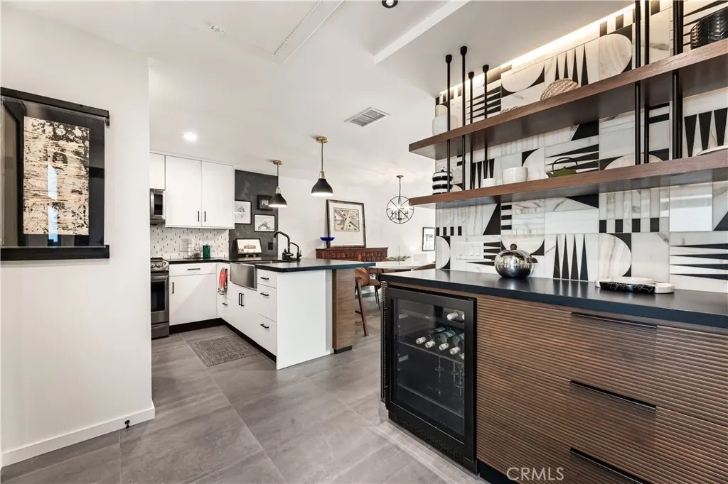 Additional image 3 of 5118 Marina Pacifica Dr S, Long Beach, CA 90803