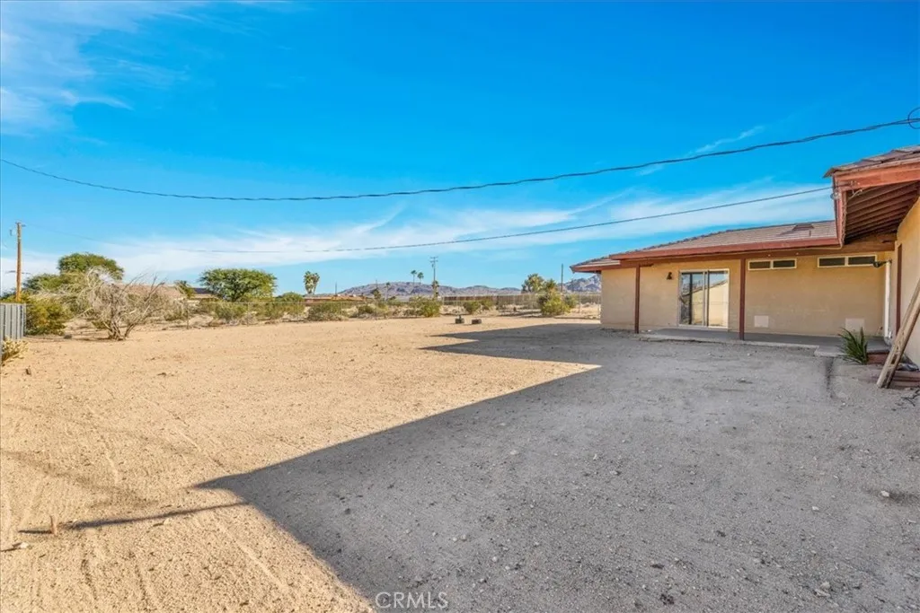 Additional image 94 of 5753 La Luna, 29 Palms, CA 92277