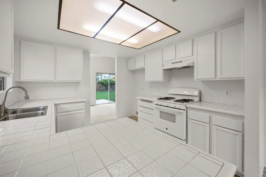 Additional image 46 of 4884 Tarragon Drive, Oceanside, CA 92057